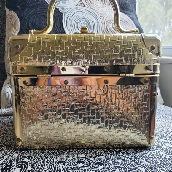 Vintage Gold Train Case - Picture 2 of 11